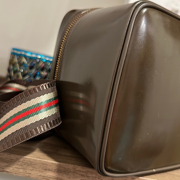 🤎Gucci Patent Leather Vanity Bag 🤎 - Picture 9 of 17